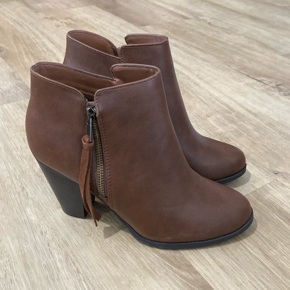 NEW Women’s SODA Ages Tassel Zip Chunky Heel Bootie - Picture 1 of 6